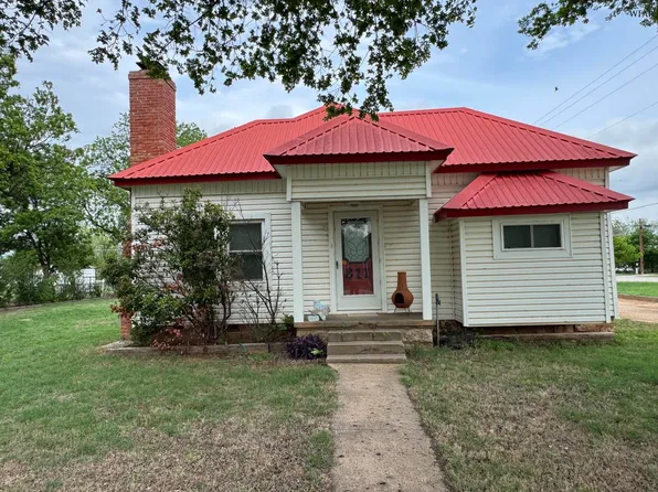 311 S Cedar St, Seymour, TX 76380