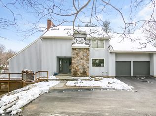 11 Signal Ln, Westport, CT 06880