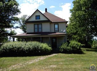 22097 R Rd, Holton, KS 66436