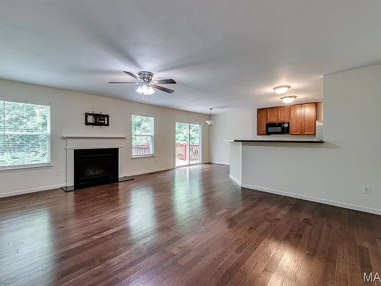 646 Fair Bluff Dr — Photo 2