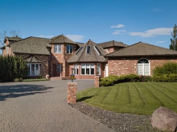 6804 S 42a Ave, Camrose, AB T4V 3S4