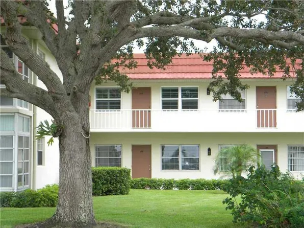 11 Vista Palm Ln, Vero Beach, FL 32962