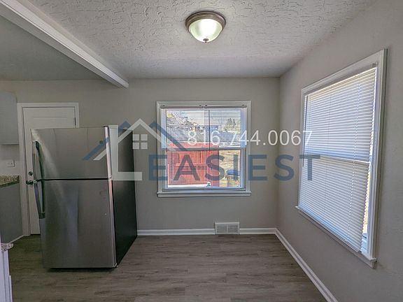 5th image of 2900 S Vermont Ave