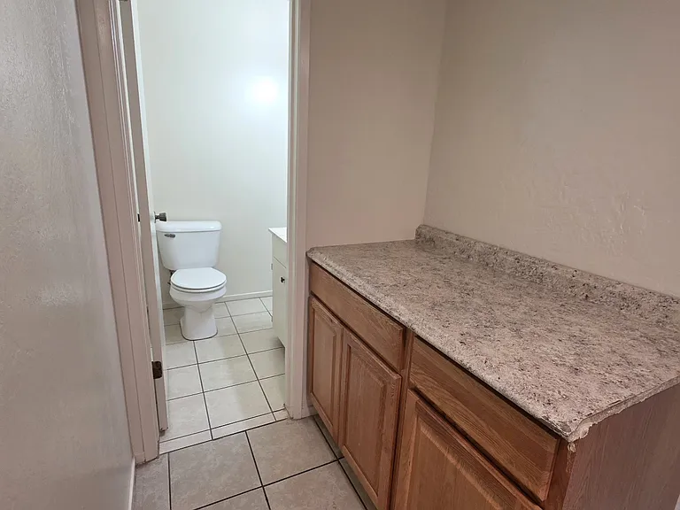 200 W Turner Rd #4 — Photo 7