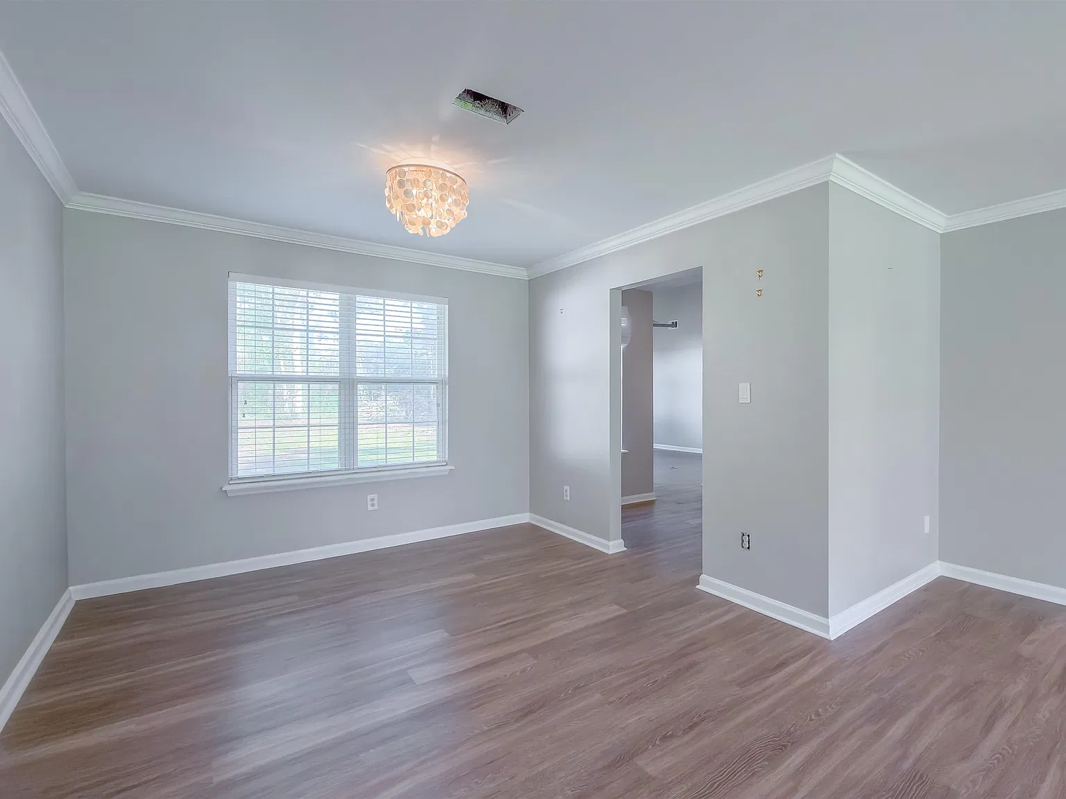 3 bed, 2.0 bath, 1590 sqft, $2,800 — Photo 4