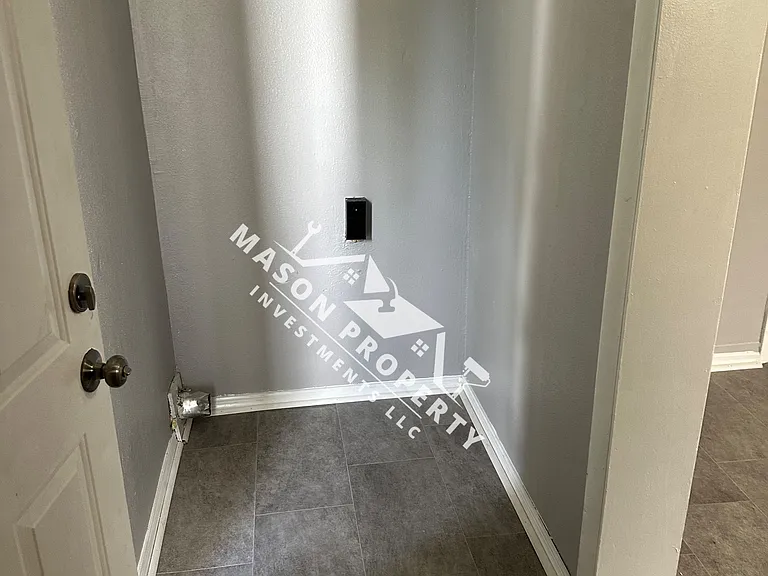 1181 Hunt Ave — Photo 6