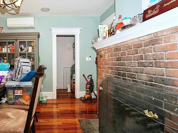 5th image of 129 Highview Ave
