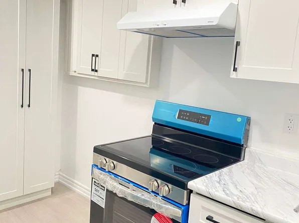 49 Glenmore Dr #Basement, Whitby, ON L1N 9J8