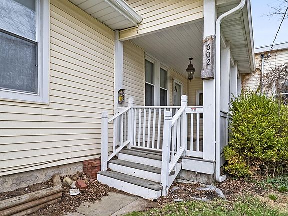 5th image of 602 Washington St