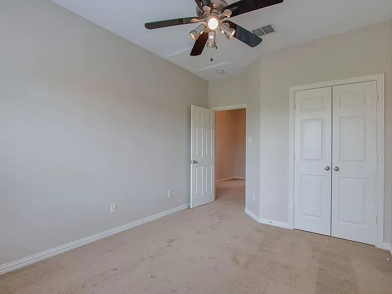 1825 Brookview Dr — Photo 24