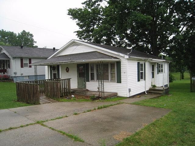 2nd image of 102 Fulton Ave