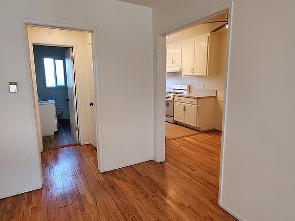 3rd image of 12136 Burbank Blvd #105