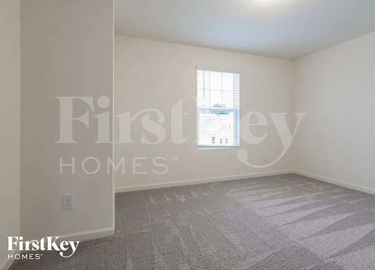 135 Knightsbridge Ln — Photo 12