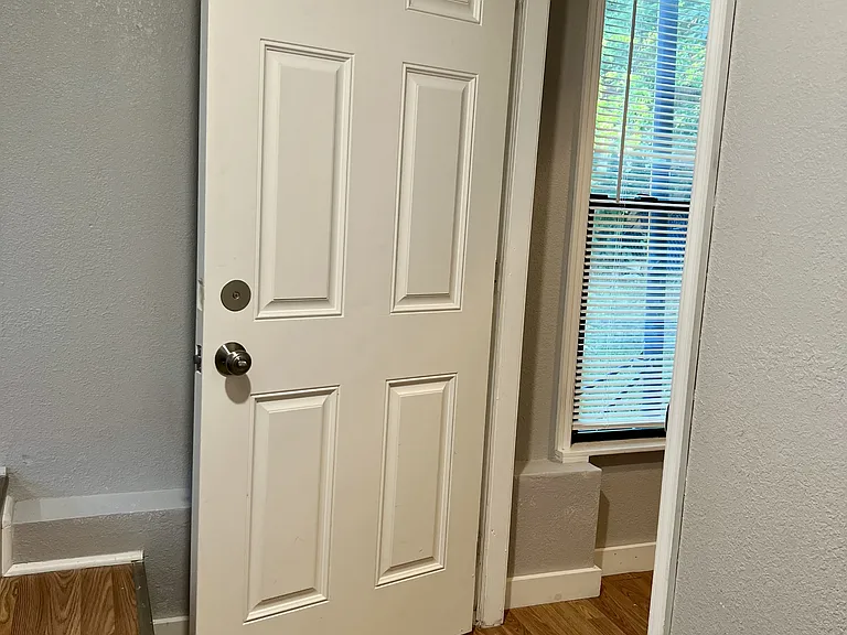 107 N Gillette Ave — Photo 31