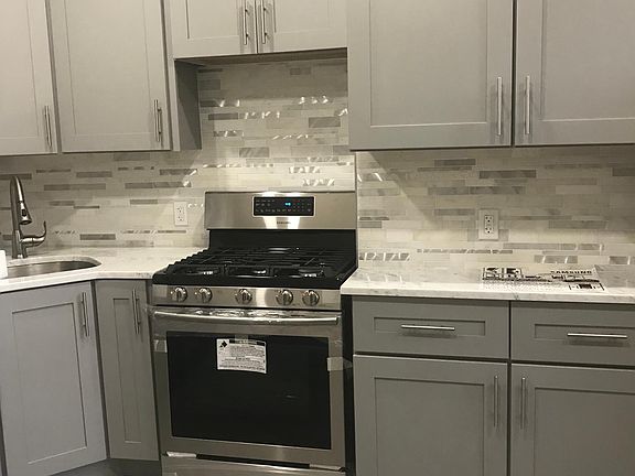 2nd image of 558 Woodward Ave