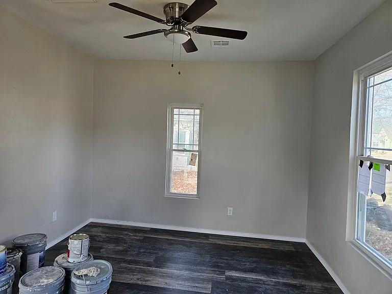 623 E Harrison Ave — Photo 8