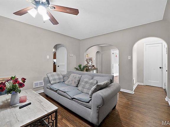 5th image of 3968 Wright Ave