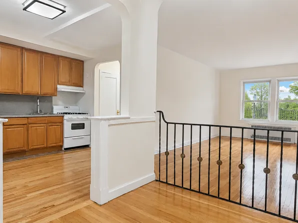 1615 Avenue I image 1 of 11