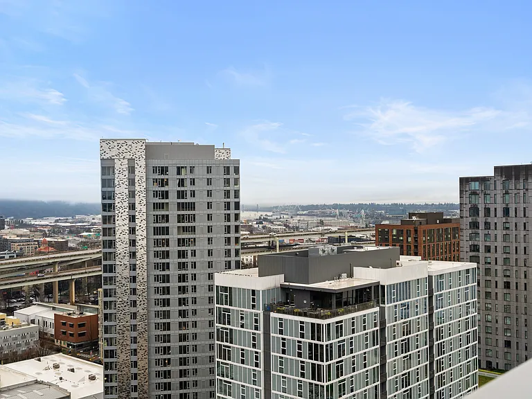 1075 NW Northrup St #1914 — Photo 30