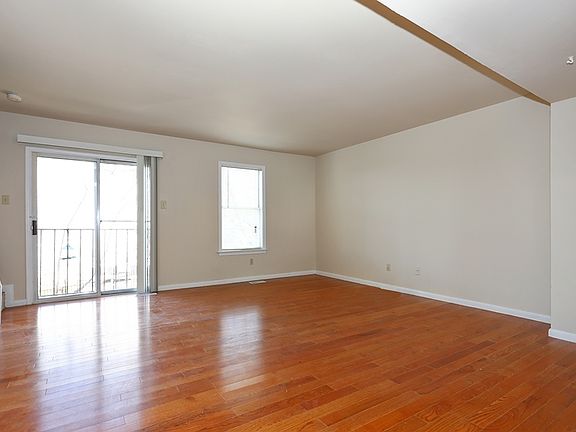 5th image of 222 Sweet Pine Dr #27