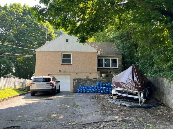 61 Orchard St, Thornwood, NY 10594