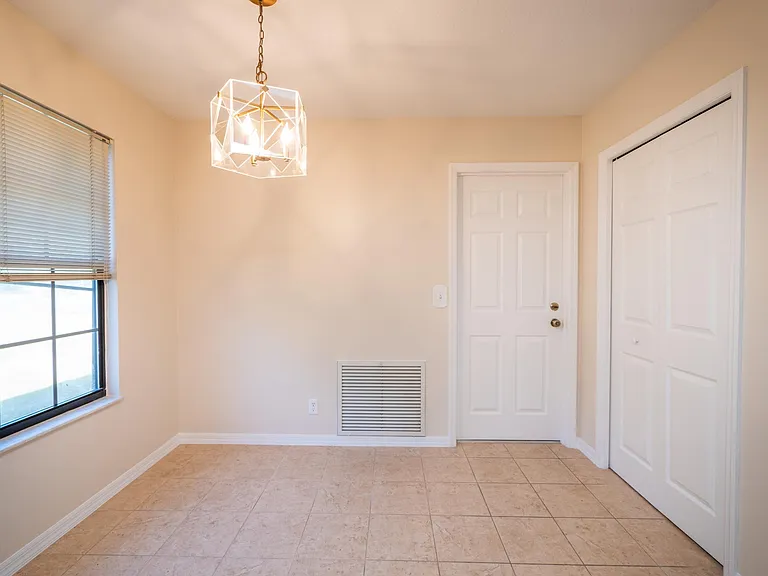 3340 NW 44th Ct — Photo 5