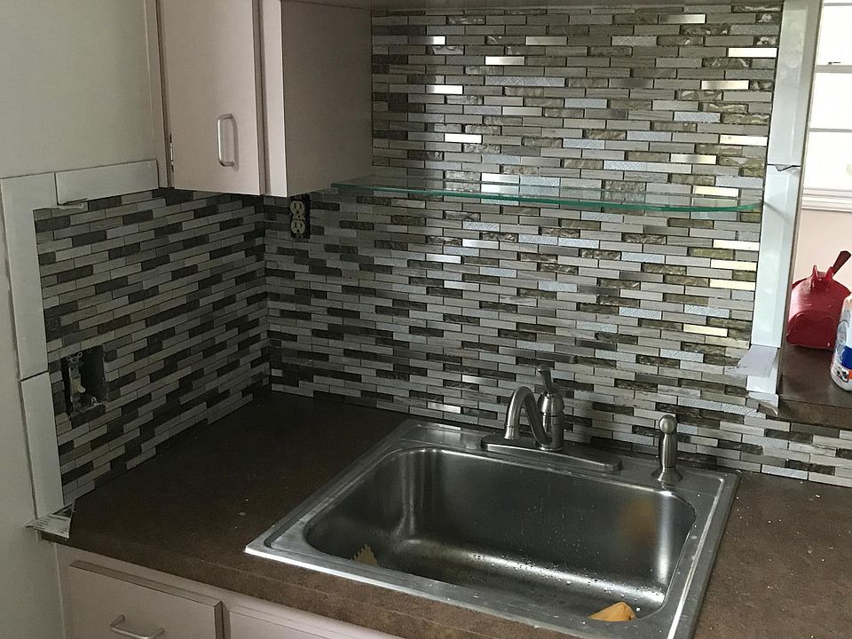 Remodel changed color n backsplash