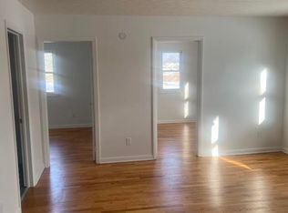 1223 W Brady St APT 2, Chesaning, MI 48616