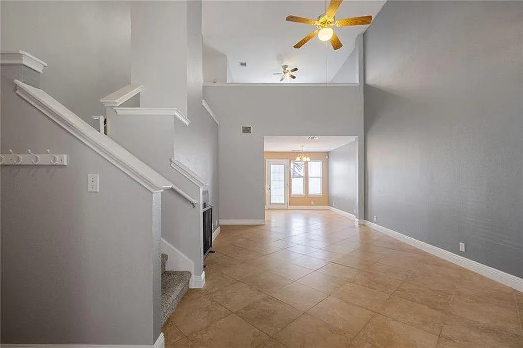 3 bed, 2.5 bath, 1467 sqft, $1,850 — Photo 4