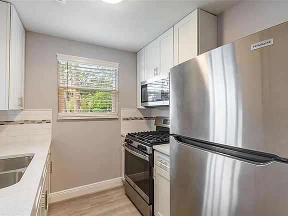 5th image of 5660 80th St N Unit D105