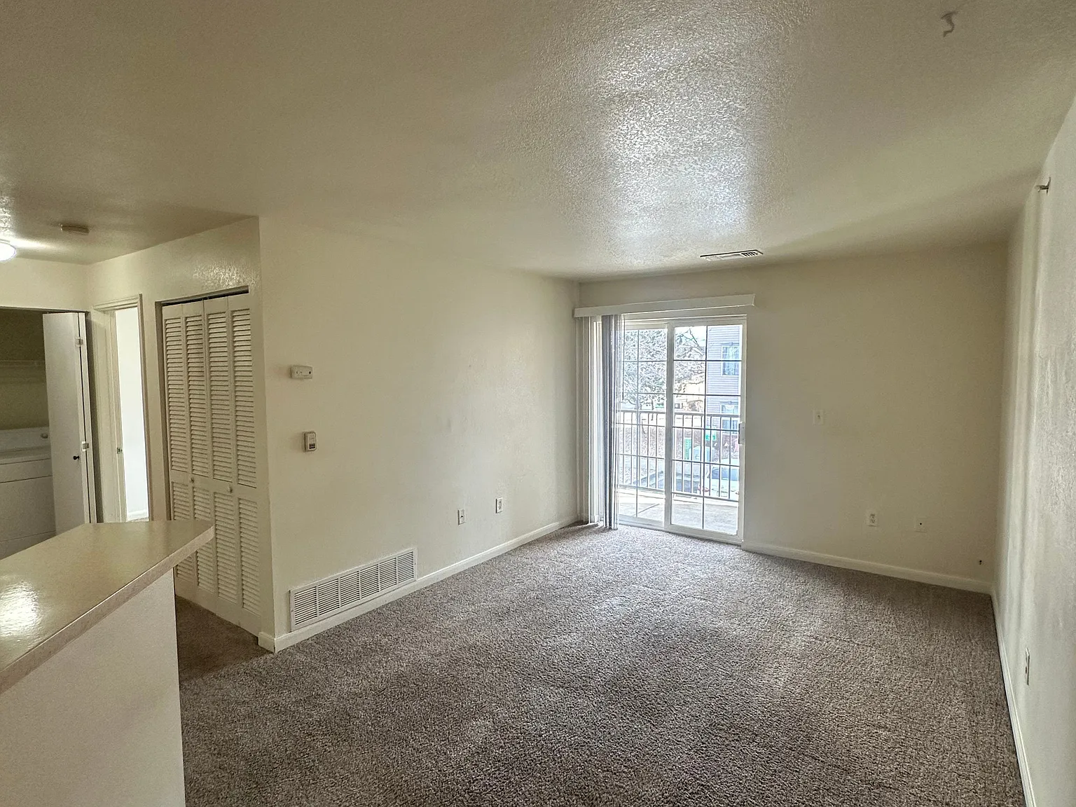 2 bed, 954 sqft, $1,550 — Photo 4