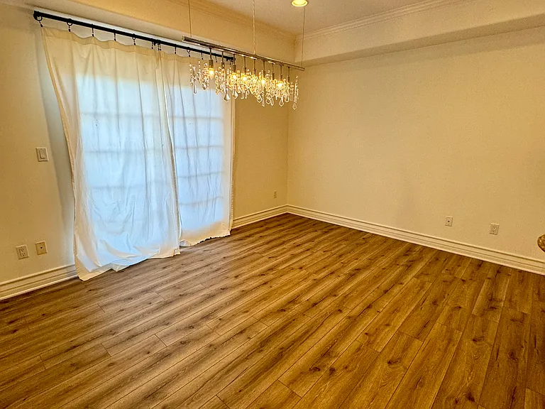 1253 Granville Ave #5 — Photo 5