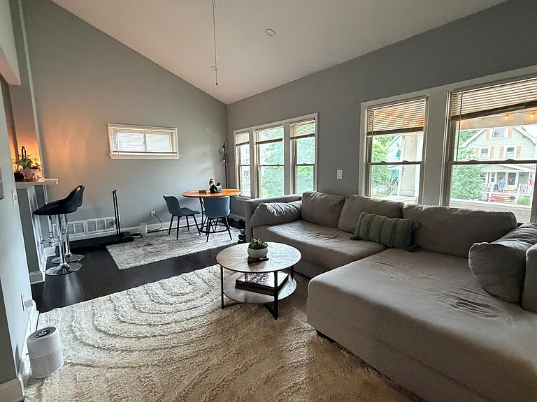 1314 Mathews Ave #2 — Photo 2