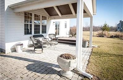 3rd image of 6562 Yorkshire Cir
