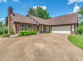 2105 Pinehaven Dr, Flowood, MS 39232