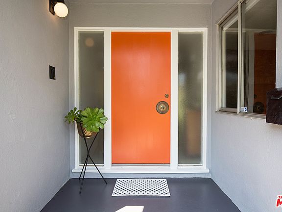 2nd image of 1009 Adelante Ave