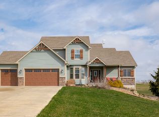 18402 Prairie View Dr, Tonganoxie, KS 66086