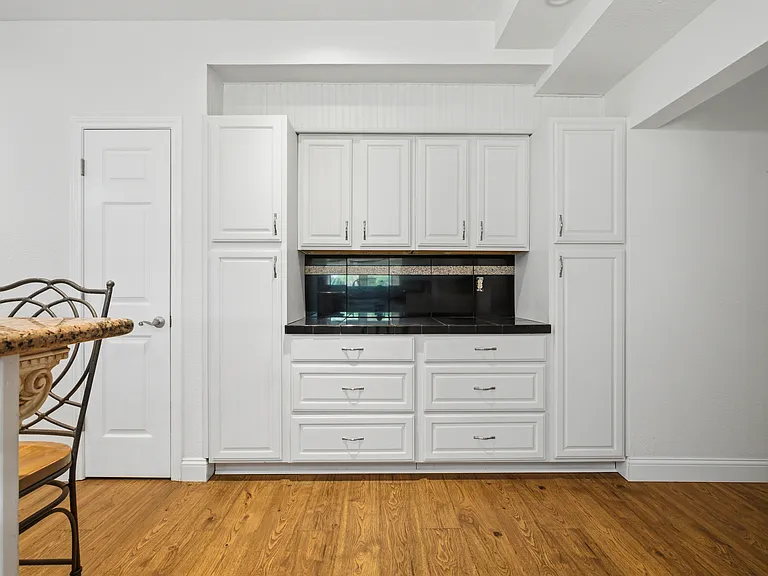 265 E Dove Rd — Photo 23