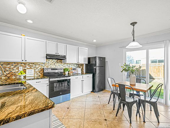 2nd image of 6539 Benwood Crest