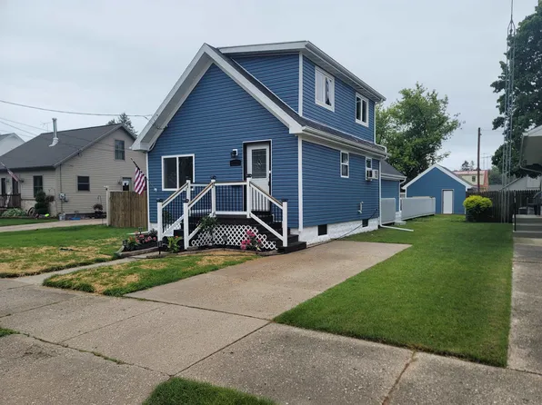 2117 31st St, Two Rivers, WI 54241