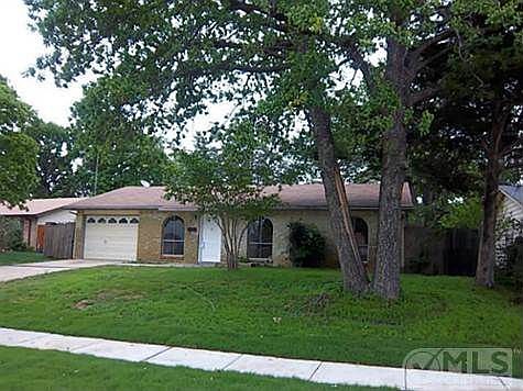 1st image of 109 Firewood Pl