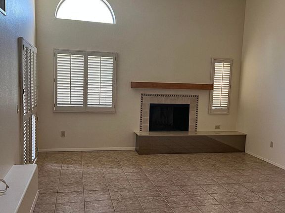 4th image of 2867 E Weymouth Cir