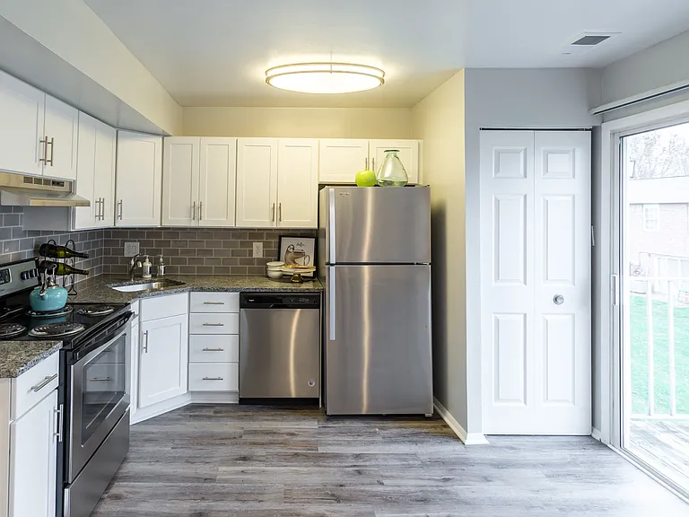 Mills Crossing Apartments and Townhomes — Photo 8