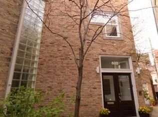 832 W Wolfram St #2, Chicago, IL 60657