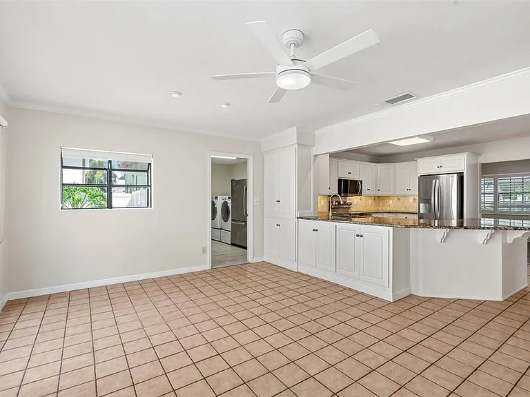 345 Bailey St — Photo 20
