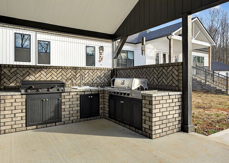 63rd image of 377 Margot Dr