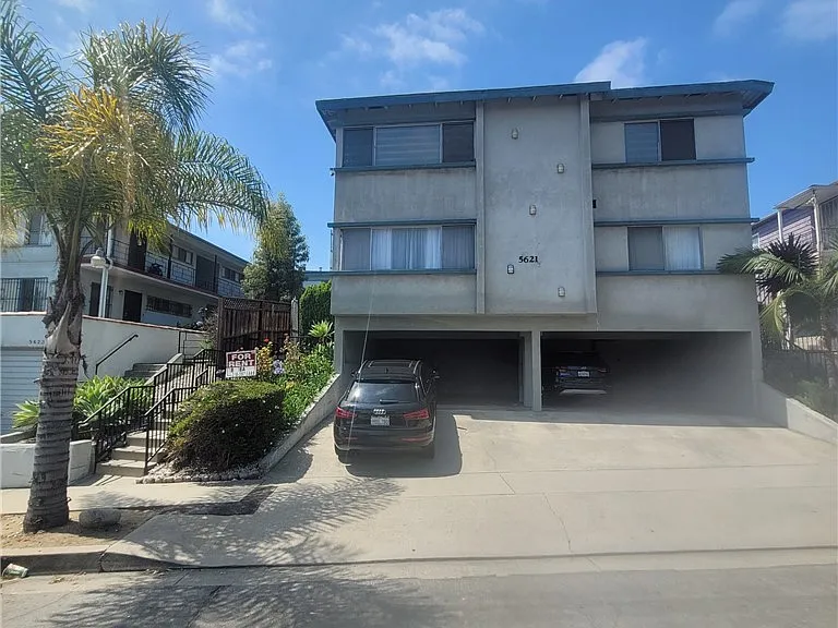 5621 Edgemar Ave — Photo 1