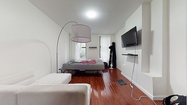 1st image of 233 W 19th St APT 1