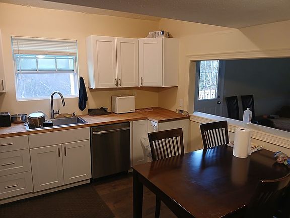 3rd image of 7506 Blueberry Rd