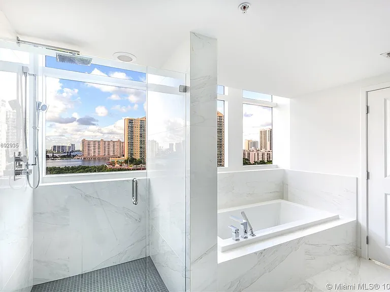400 Sunny Isles Blvd #1022 — Photo 27